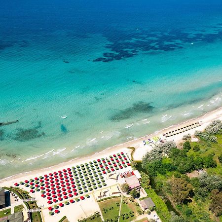 Simantro Resort Sani  ภายนอก รูปภาพ Aerial view of the beach