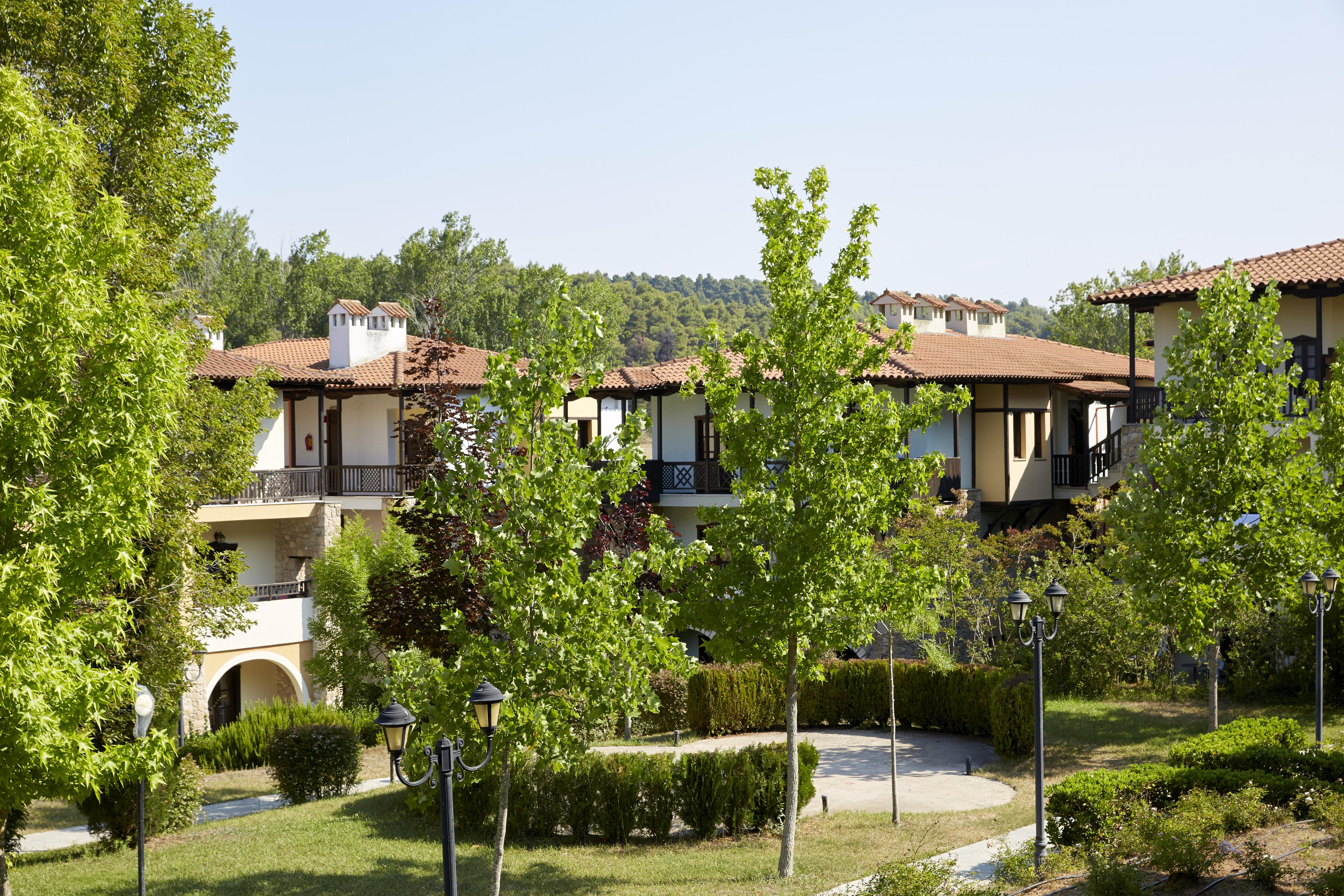 Simantro Resort Sani  ภายนอก รูปภาพ The campus of the University of Patras