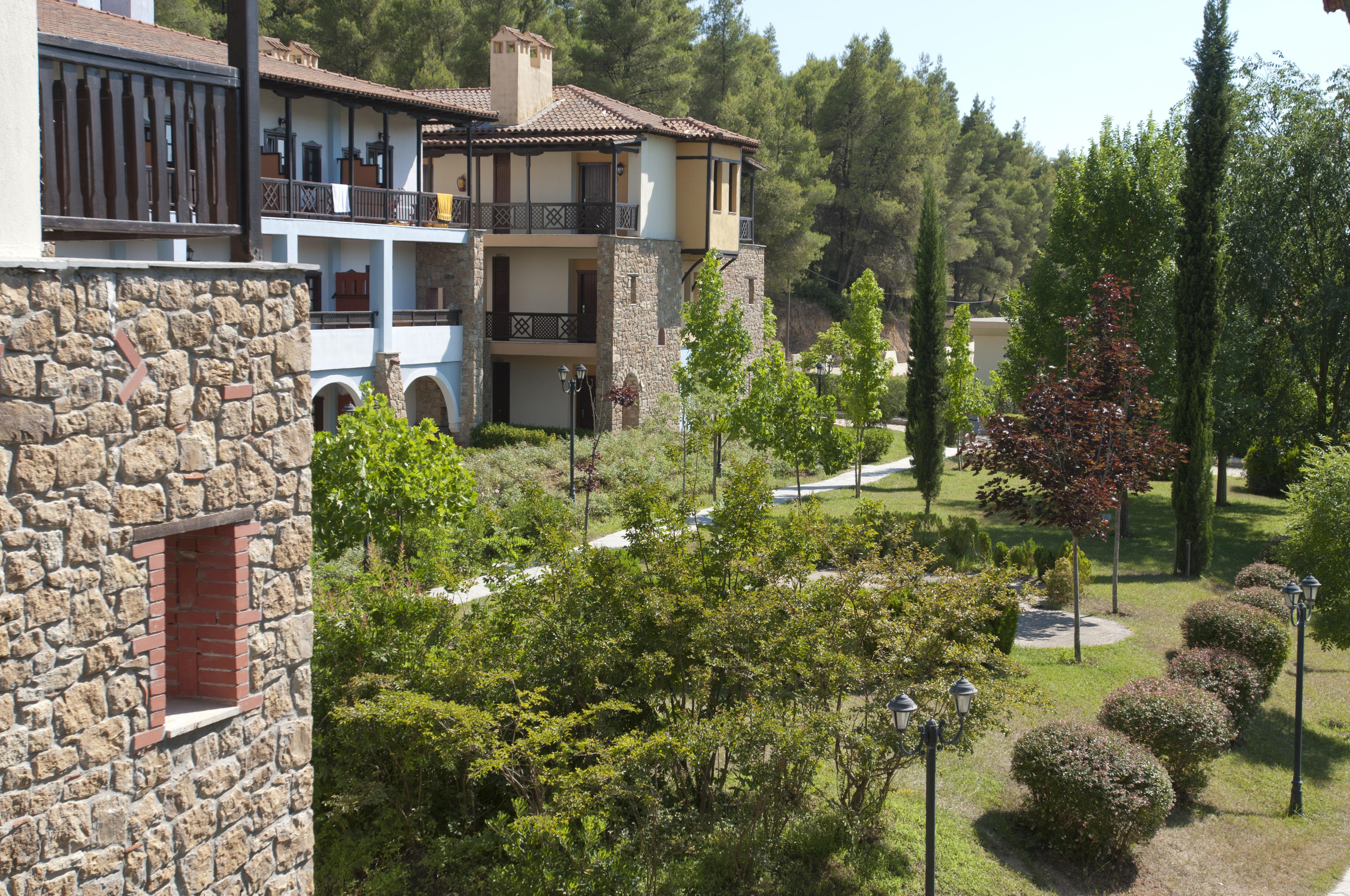 Simantro Resort Sani  ภายนอก รูปภาพ The campus of the University of Patras