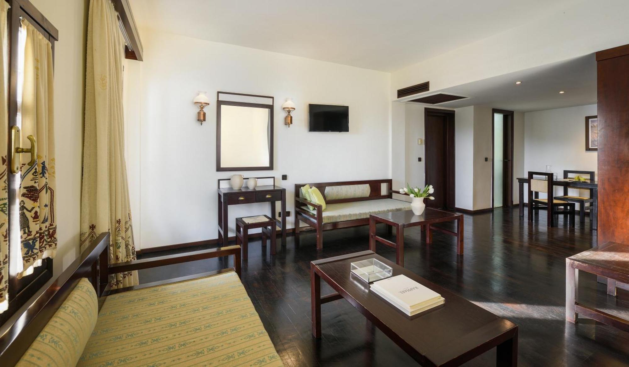 Simantro Resort Sani  ห้อง รูปภาพ A suite at the Taj Bengal