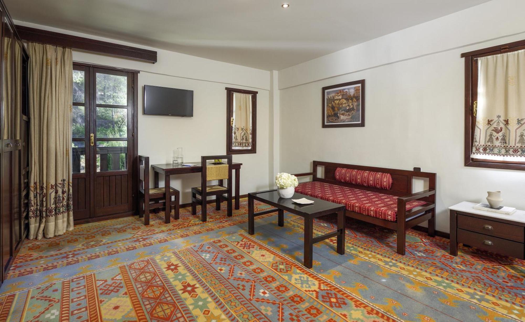 Simantro Resort Sani  ห้อง รูปภาพ A living room in a hotel