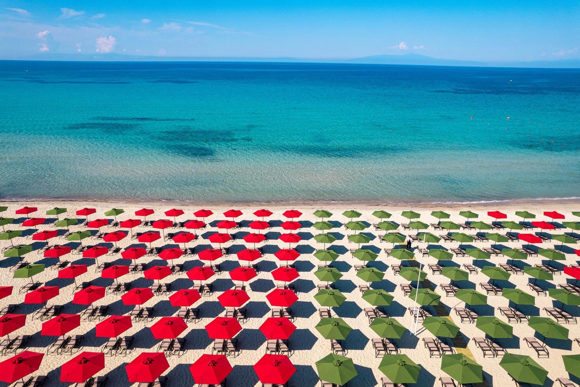 Simantro Resort Sani  ภายนอก รูปภาพ The beach of Portals Nous