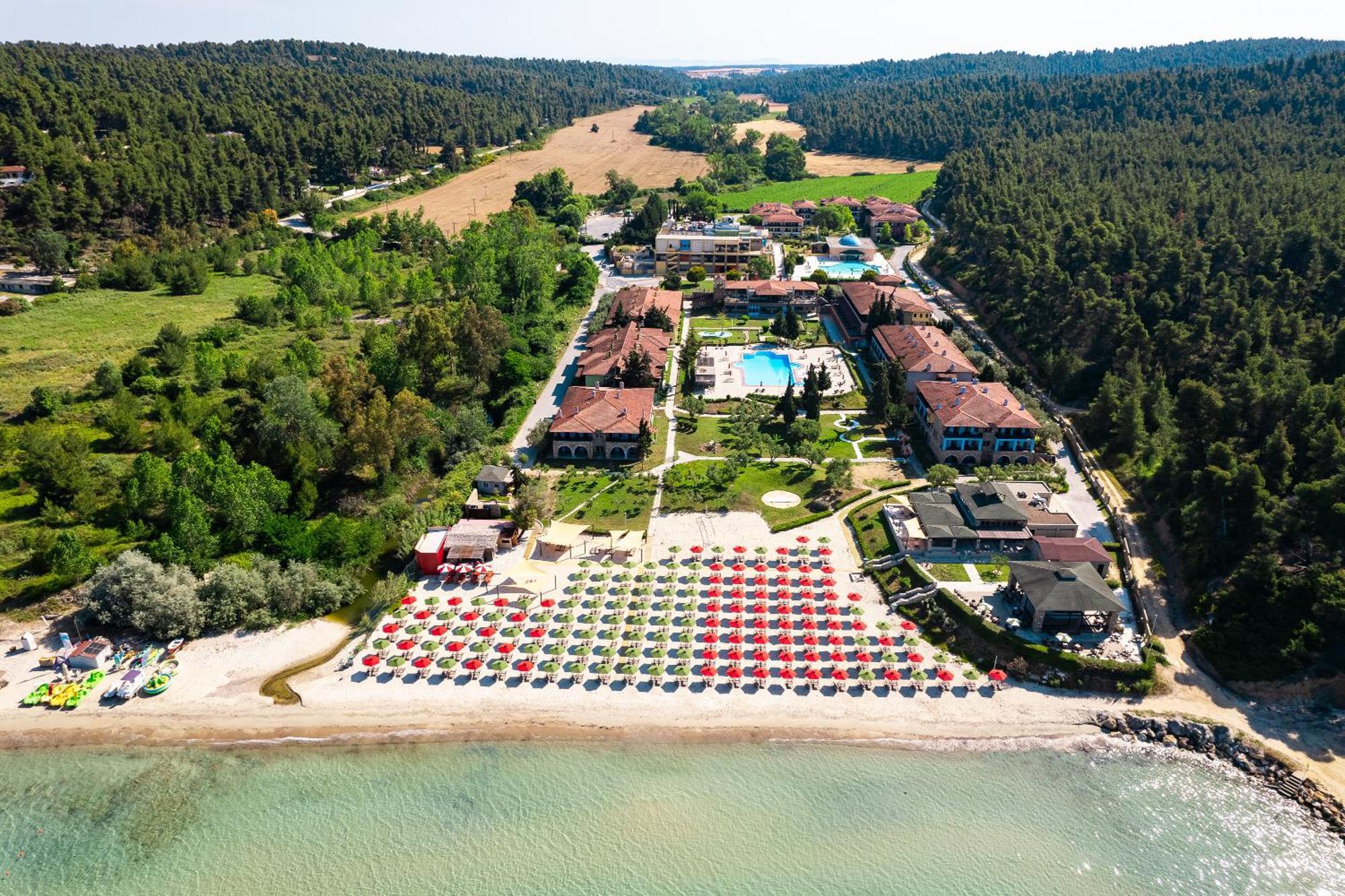 Simantro Resort Sani  ภายนอก รูปภาพ Aerial view of the resort