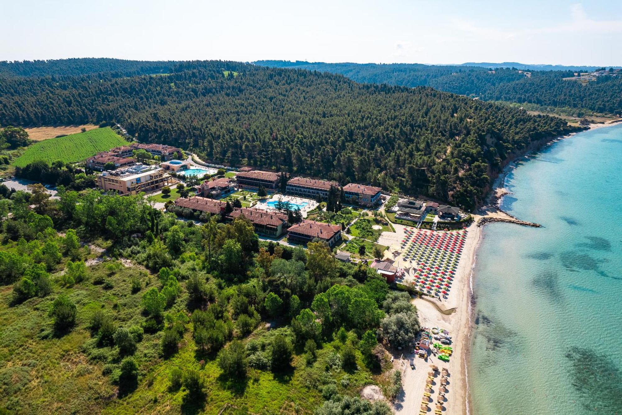 Simantro Resort Sani  ภายนอก รูปภาพ Aerial view of the resort