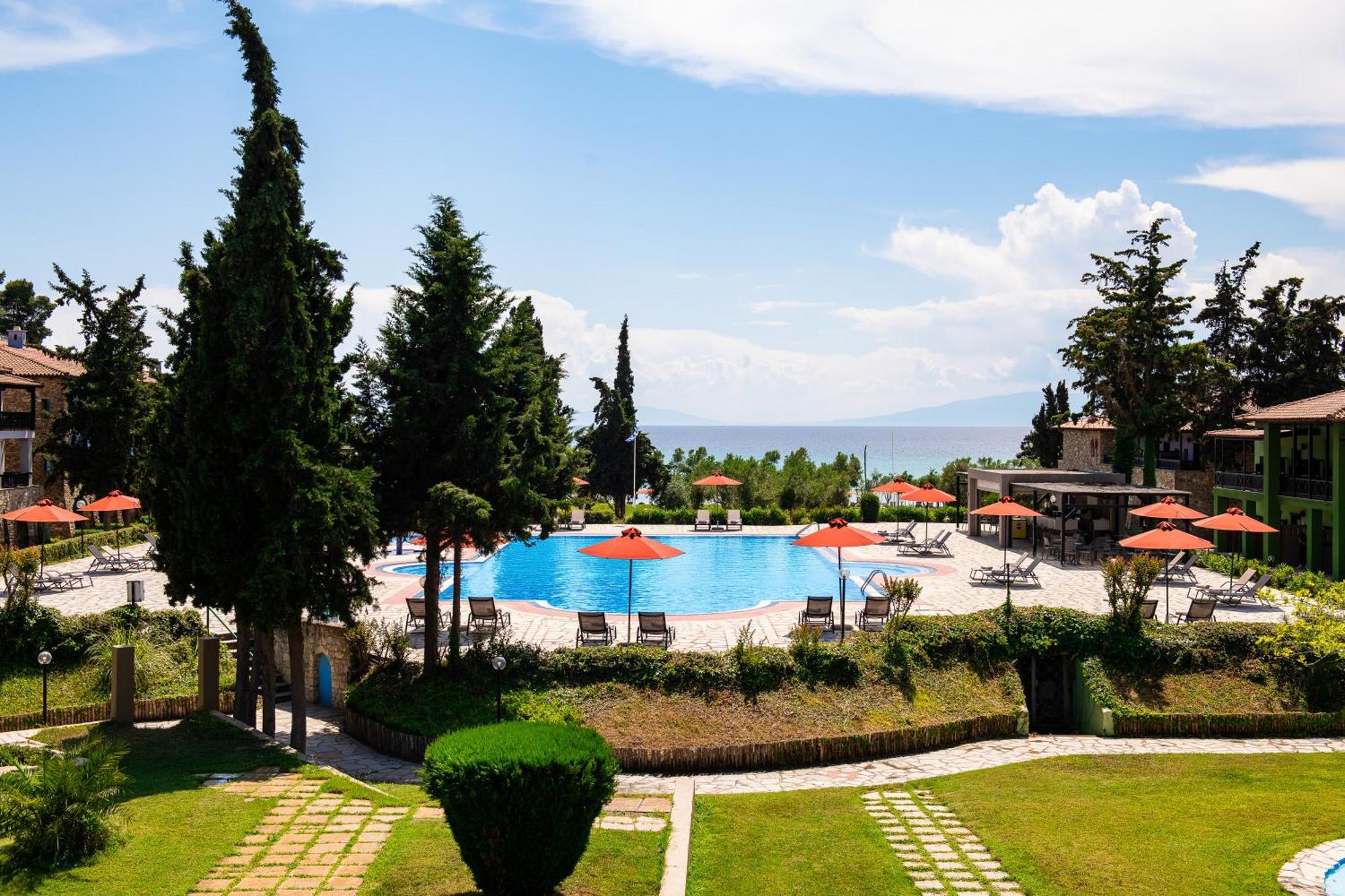 Simantro Resort Sani  ภายนอก รูปภาพ The pool at the Athens Olympic Centre