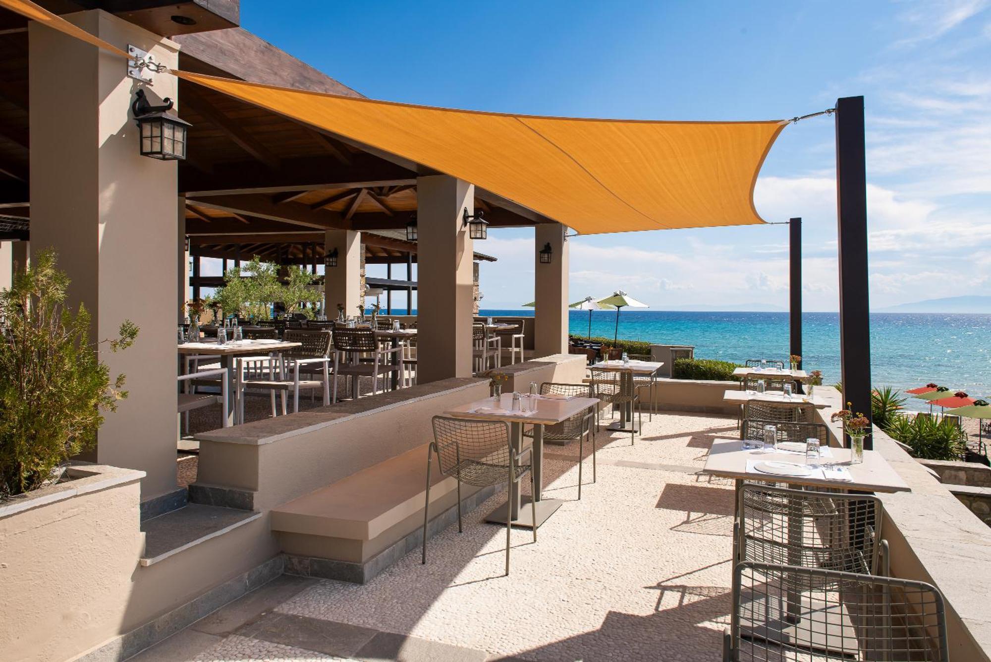 Simantro Resort Sani  ภายนอก รูปภาพ The Beach Club